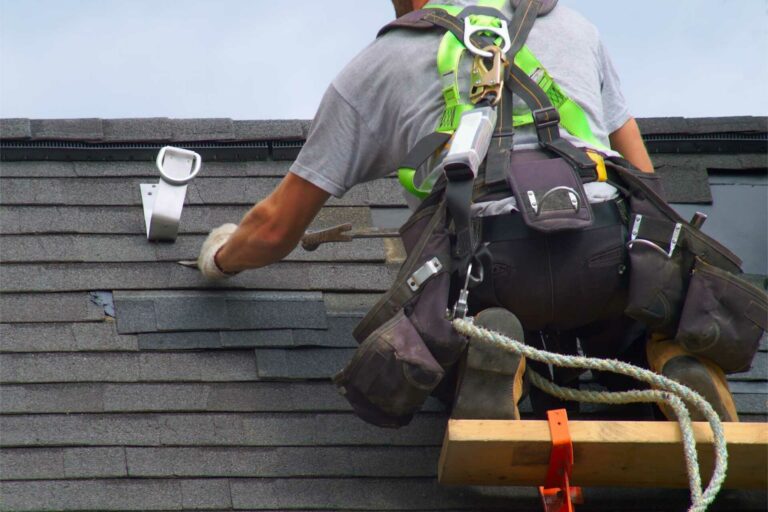 Top 3 Tips for Finding Commercial Roof Repair Specialists